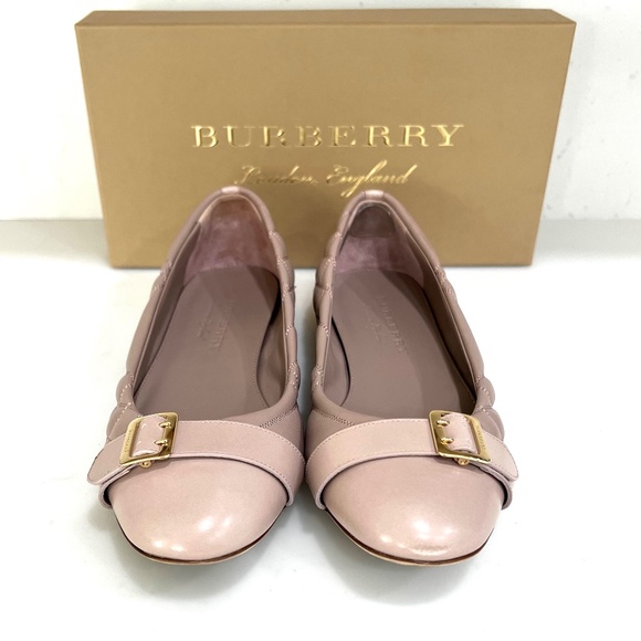 Authentic Burberry Ivory Pink Flat Shoes - Picture 1 of 8